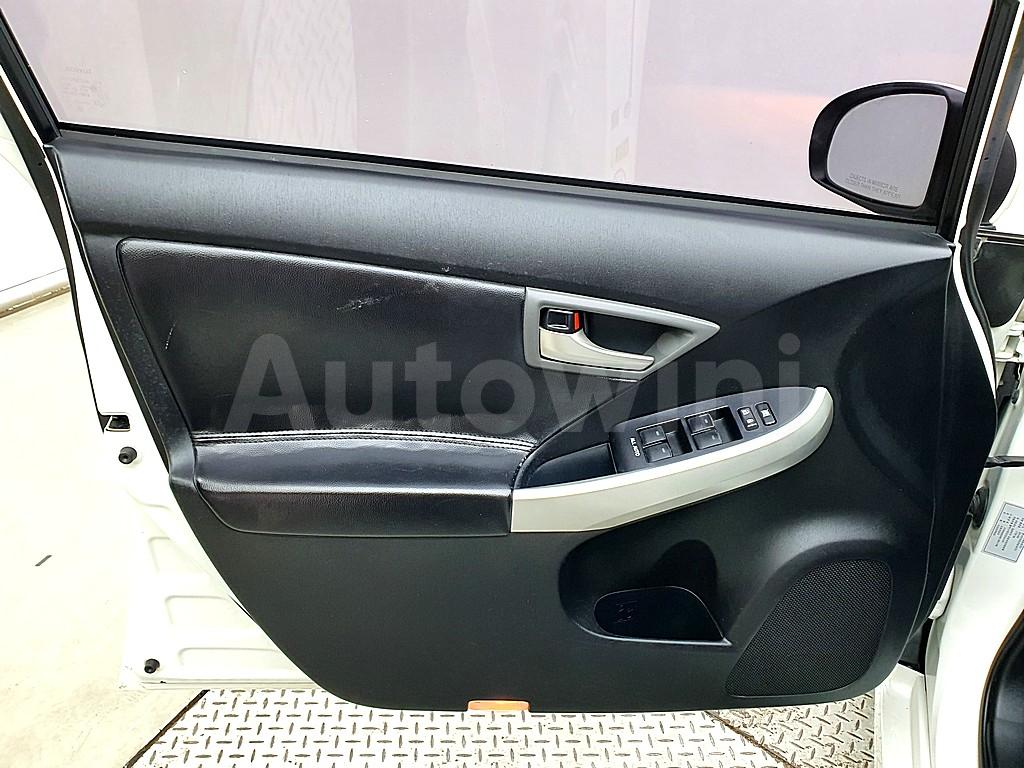 2014 TOYOTA PRIUS 1.8 HYBRID E - 8