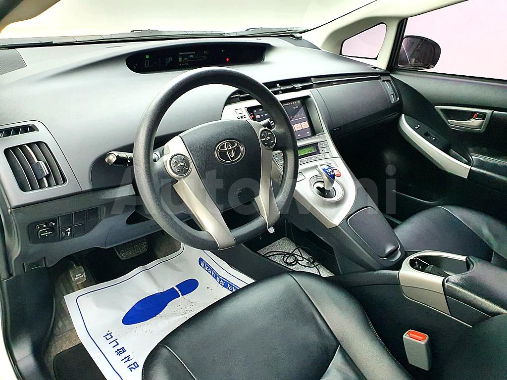 2014 TOYOTA PRIUS 1.8 HYBRID E - 11