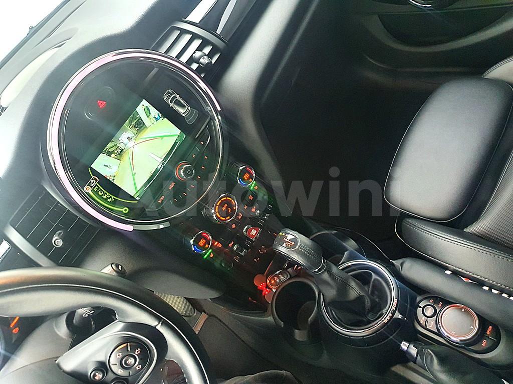 2016 MINI COOPER D 1.5 5 DOOR HIGH 3RD GEN - 11
