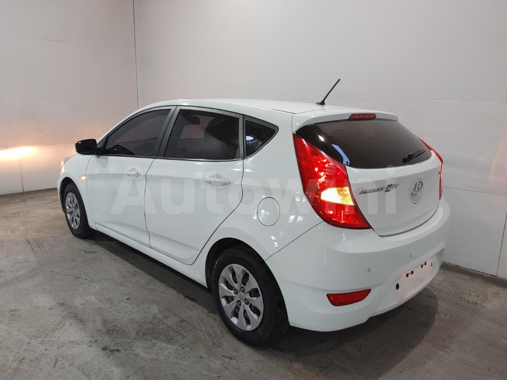 2017 HYUNDAI ACCENT  MANEUAL/ 5 SEATES /ABS - 7