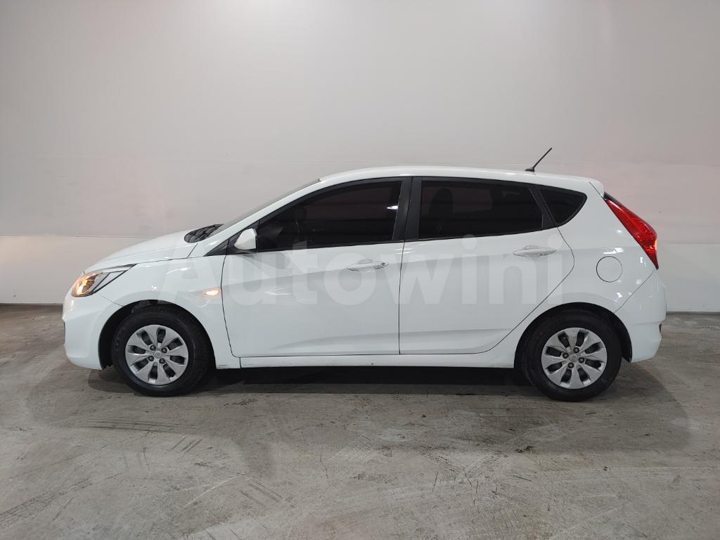 2017 HYUNDAI ACCENT  MANEUAL/ 5 SEATES /ABS - 8