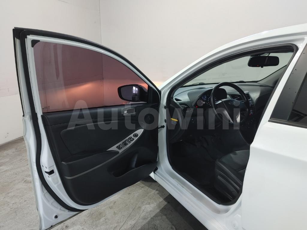 2017 HYUNDAI ACCENT  MANEUAL/ 5 SEATES /ABS - 10