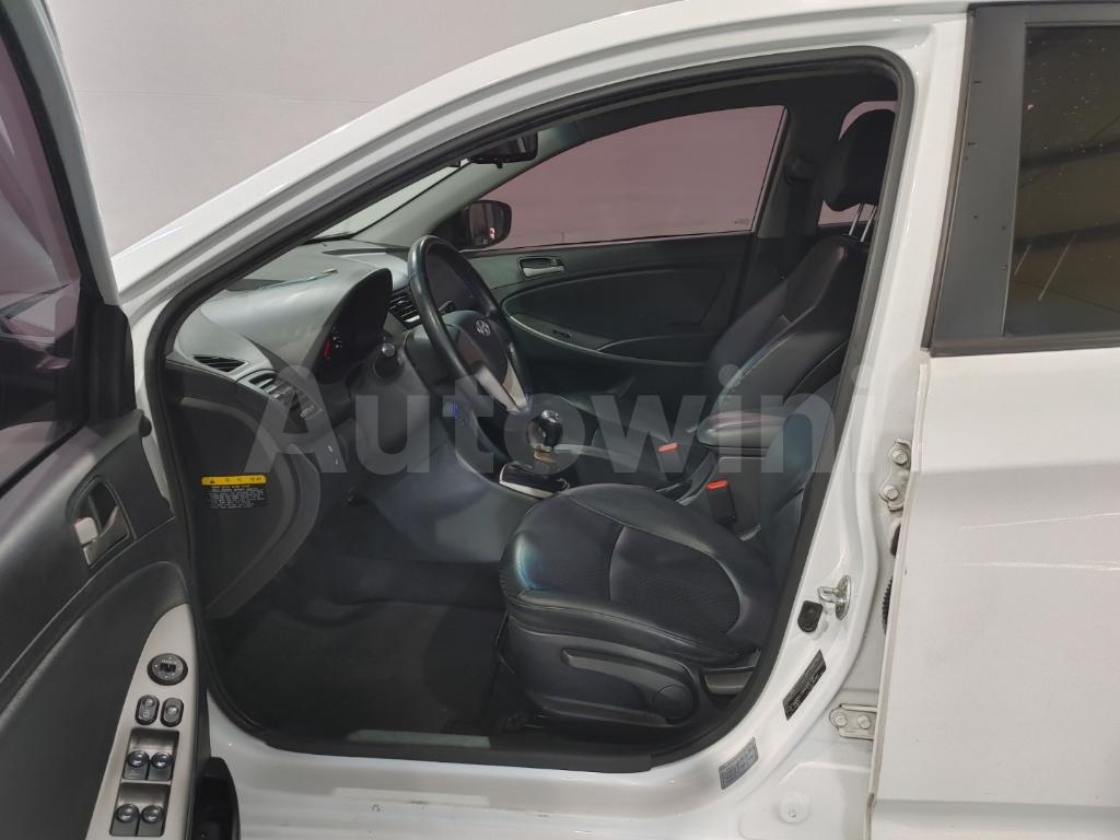 2017 HYUNDAI ACCENT  MANEUAL/ 5 SEATES /ABS - 11