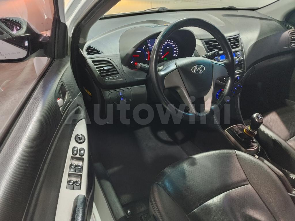 2017 HYUNDAI ACCENT  MANEUAL/ 5 SEATES /ABS - 12