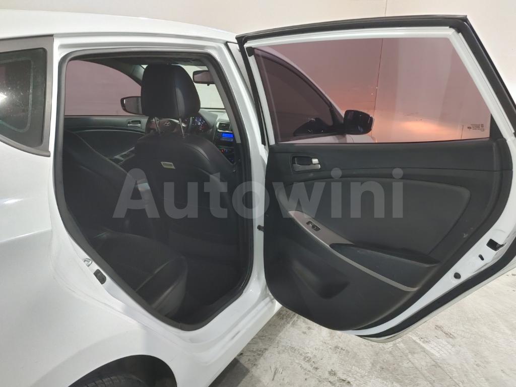 2017 HYUNDAI ACCENT  MANEUAL/ 5 SEATES /ABS - 22