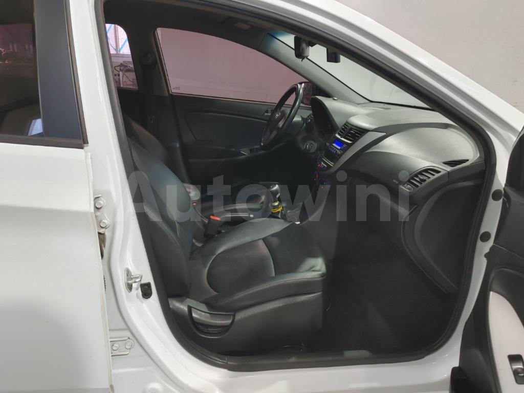 2017 HYUNDAI ACCENT  MANEUAL/ 5 SEATES /ABS - 26