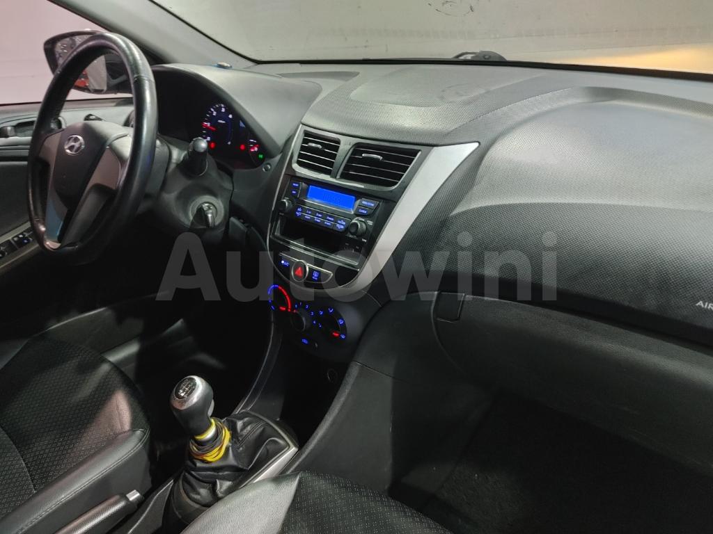 2017 HYUNDAI ACCENT  MANEUAL/ 5 SEATES /ABS - 27