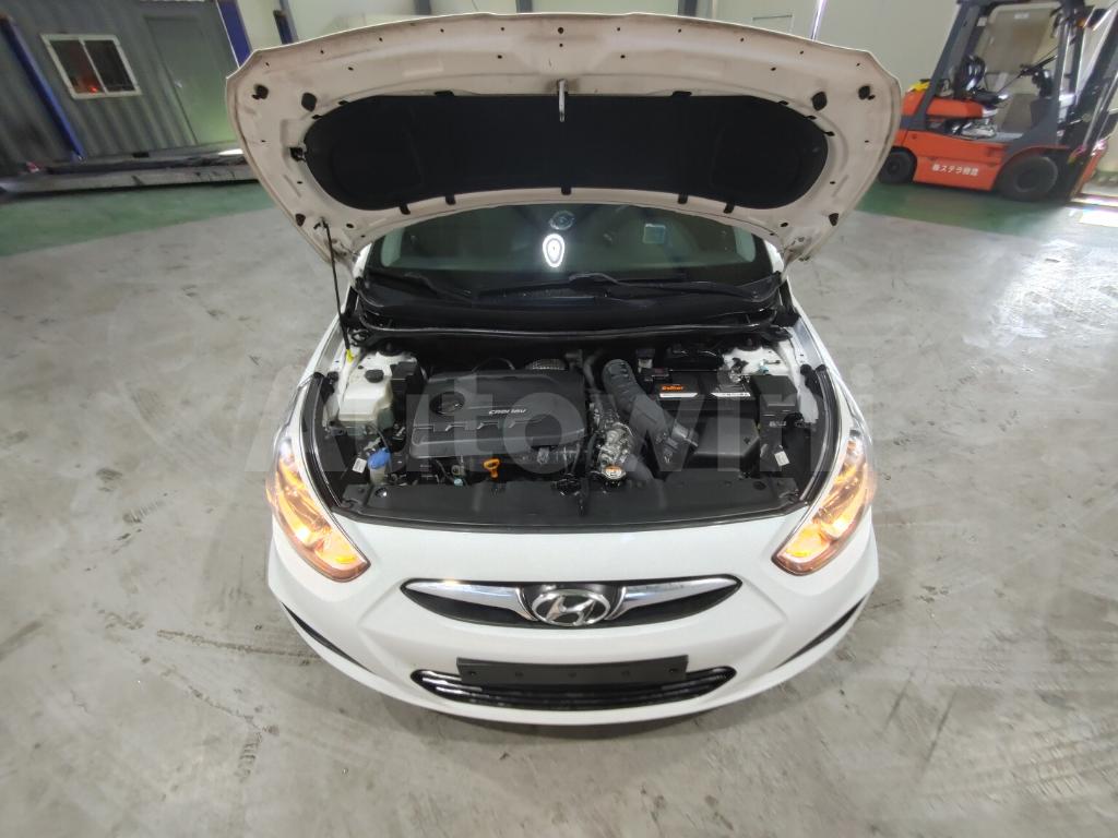 2017 HYUNDAI ACCENT  MANEUAL/ 5 SEATES /ABS - 28