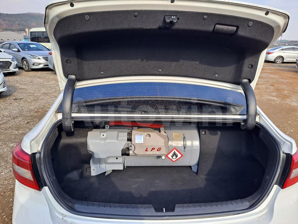 2018 HYUNDAI LF SONATA LPG TAXI/EV/VENT/HEAT SEAT - 31