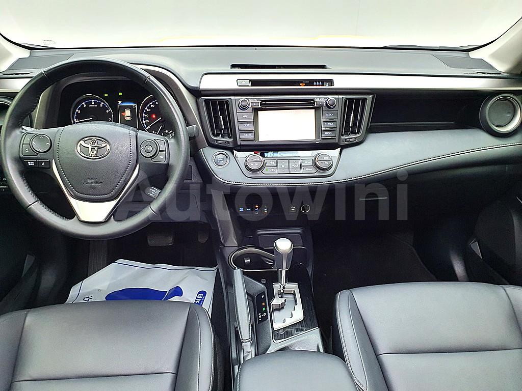 JTMYFREV0JD133040 2018 TOYOTA RAV4 2.5 2WD GEN 4-4