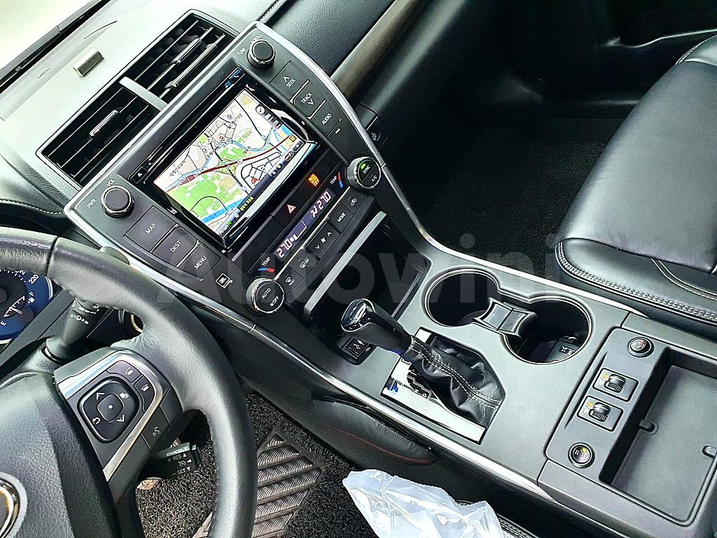 2017 TOYOTA  CAMRY 2.5 XLE - 10