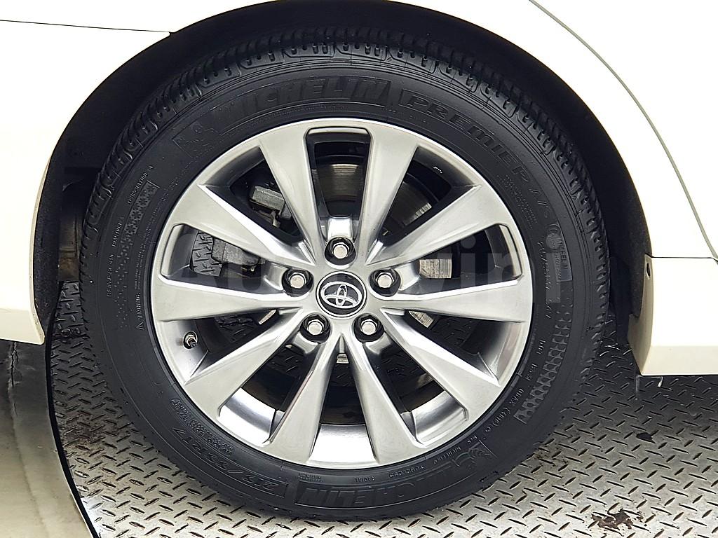 2017 TOYOTA  CAMRY 2.5 XLE - 16