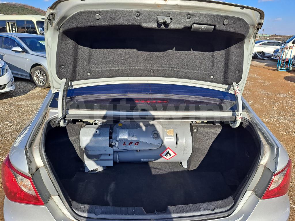 2016 HYUNDAI YF SONATA THE BRILLIANT LPG TAXI - 30