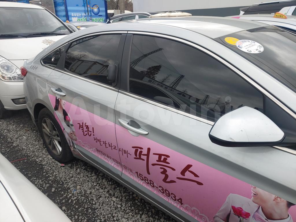 KMHE341DBJA431555 2018 HYUNDAI LF SONATA 18OF17 TAXI REAL MILEAGE-4