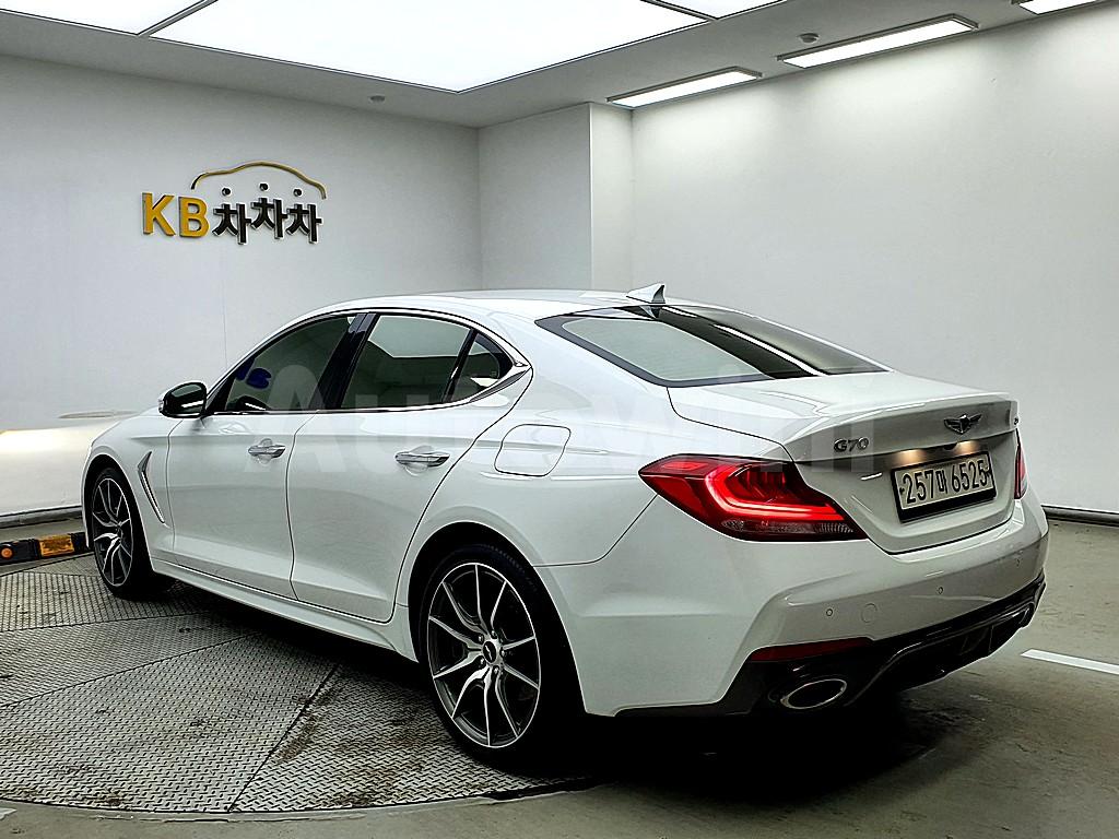 KMTG341ABLU068228 2020 GENESIS G70 2.0T 2WD ELITE-3