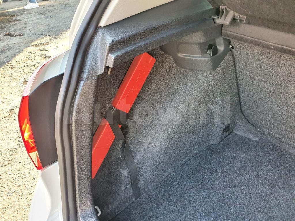2013 VOLKSWAGEN GOLF 6GEN TDI2.0/SUNROOF/R.CAM - 19