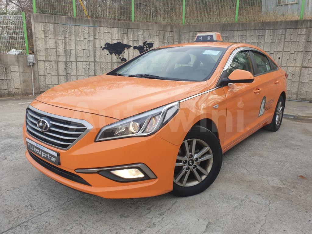 KMHE341DBJA387069 2018 HYUNDAI LF SONATA TAXI/COOL,POWER SEAT/REAL MILE-0