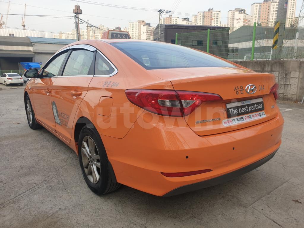 KMHE341DBJA387069 2018 HYUNDAI LF SONATA TAXI/COOL,POWER SEAT/REAL MILE-2