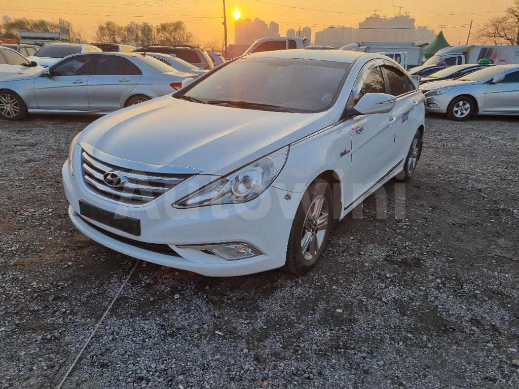 KMHEC41LBDA481934 2013 HYUNDAI YF SONATA LPG TAXI-2