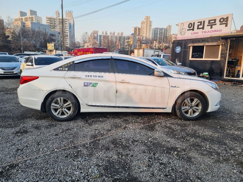 2013 HYUNDAI YF SONATA LPG TAXI - 8