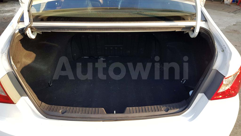 KMHEB41ABDA567030 2013 HYUNDAI YF SONATA BRILLIANT WHITE-5