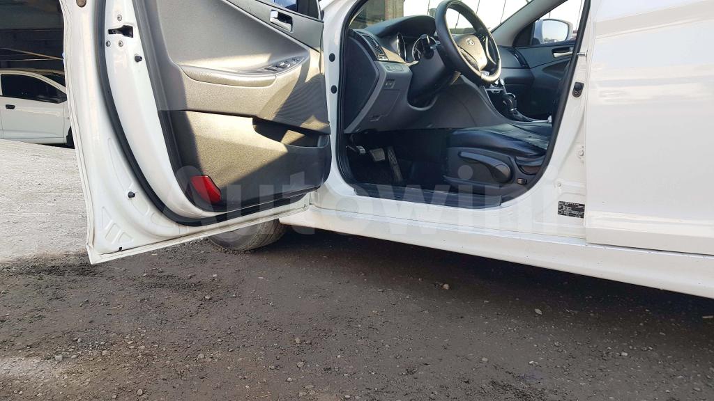 2013 HYUNDAI YF SONATA BRILLIANT WHITE - 17
