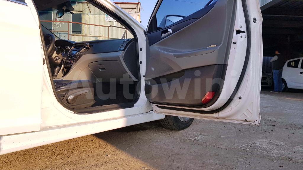 2013 HYUNDAI YF SONATA BRILLIANT WHITE - 18