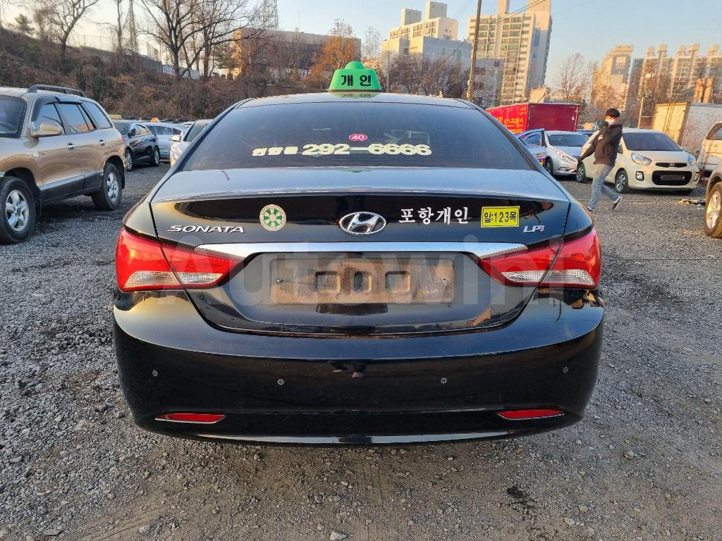 KMHEC41LBEA633141 2014 HYUNDAI YF SONATA LPG TAXI-4