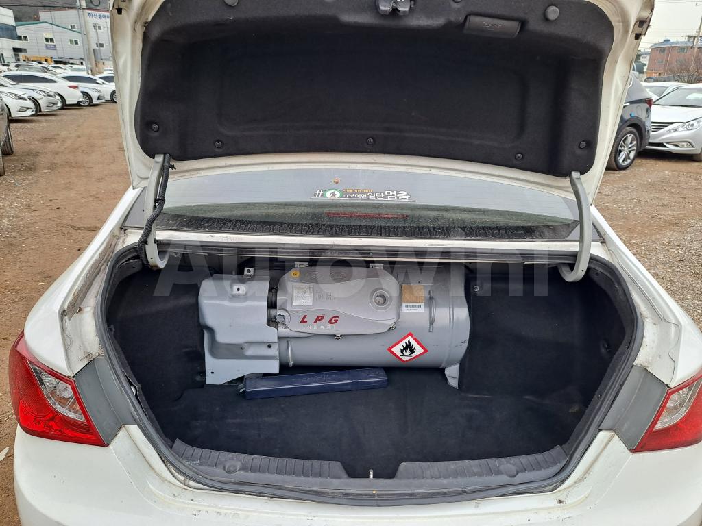 2016 HYUNDAI YF SONATA THE BRILLIANT LPG TAXI - 31