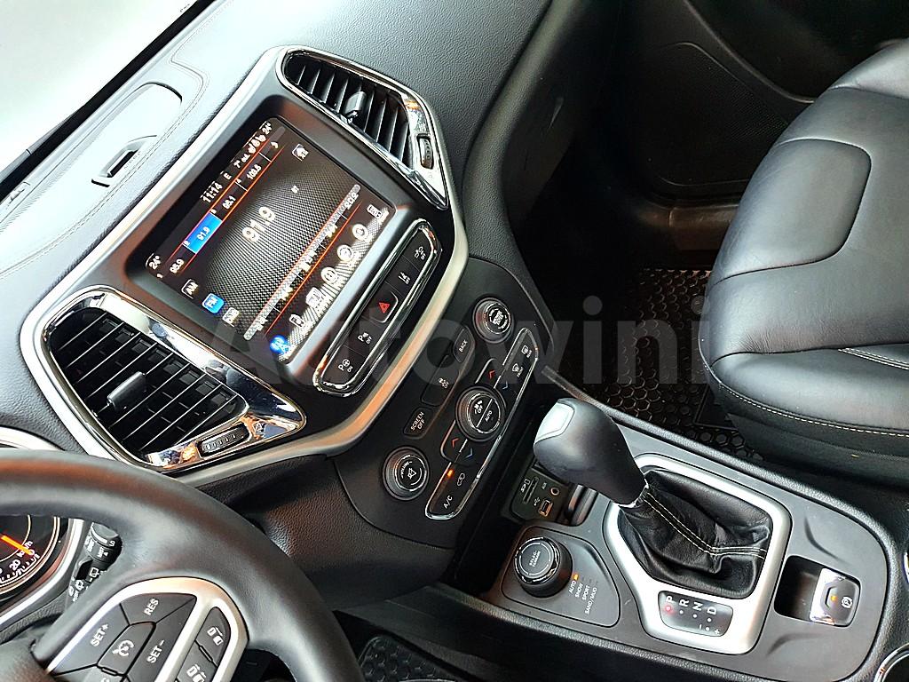 2017 JEEP CHEROKEE KL  2.4 AWD LONGITUDE HIGH - 10