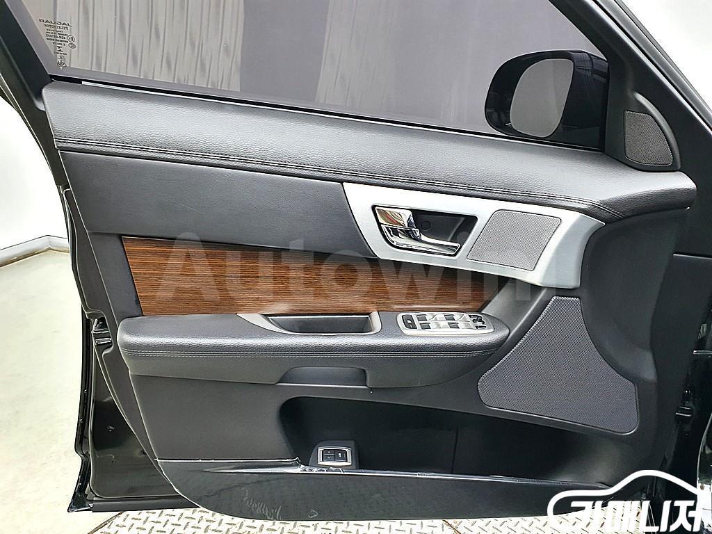 2014 JAGUAR XF 2.0 LUXURY X250 - 8