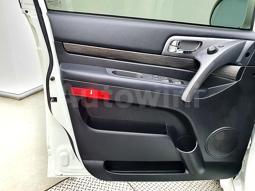 2019 SSANGYONG KORANDO TURISMO 4WD 9 SEATER EXTREME - 8