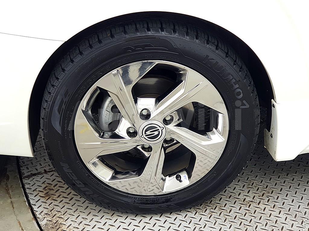 2019 SSANGYONG KORANDO TURISMO 4WD 9 SEATER EXTREME - 17
