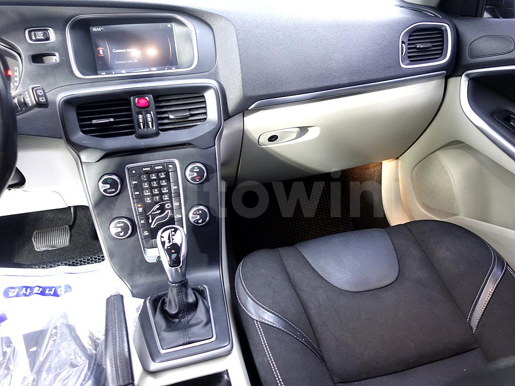 2015 VOLVO V40 D2 - 10