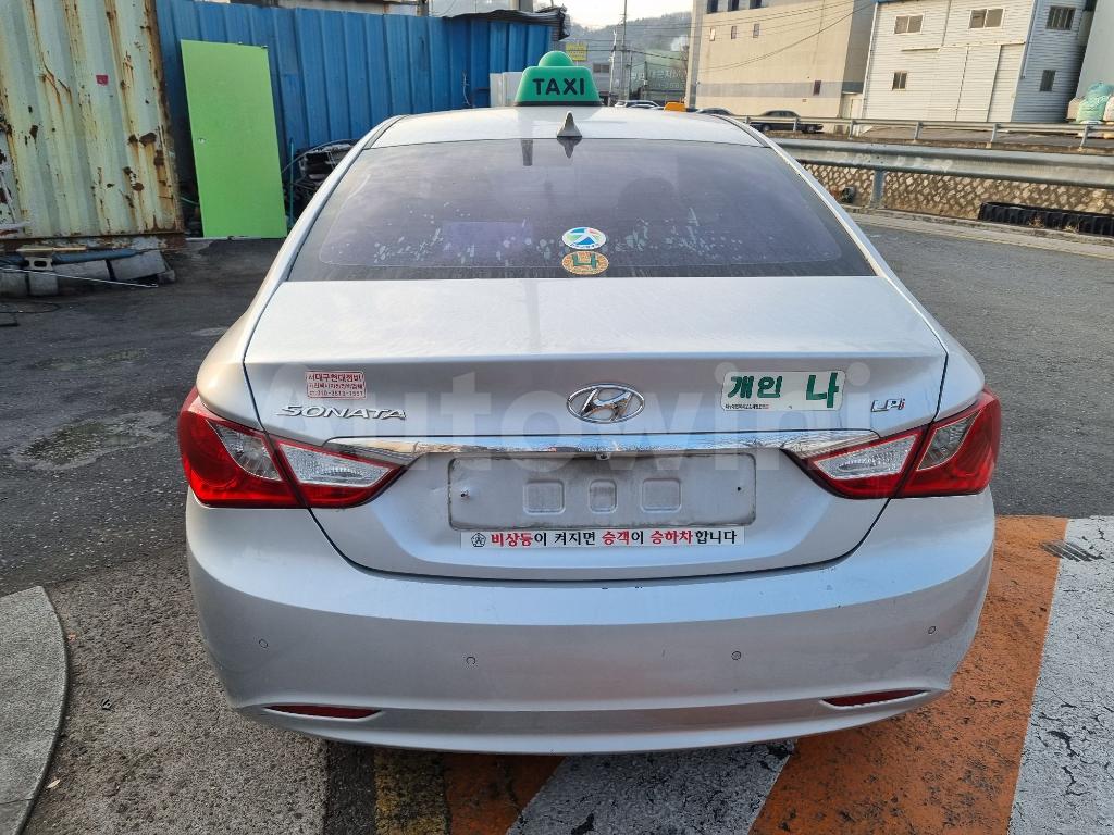 KMHEC41LBDA520662 2013 HYUNDAI YF SONATA LPG AT-3