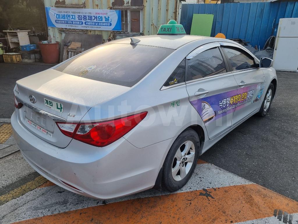 KMHEC41LBDA520662 2013 HYUNDAI YF SONATA LPG AT-4