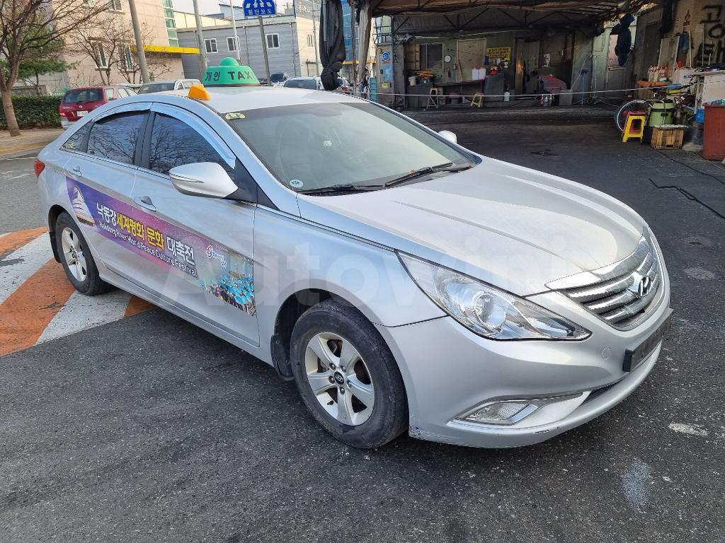2013 HYUNDAI YF SONATA LPG AT - 7