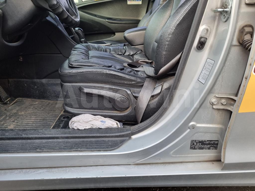 2013 HYUNDAI YF SONATA LPG AT - 23