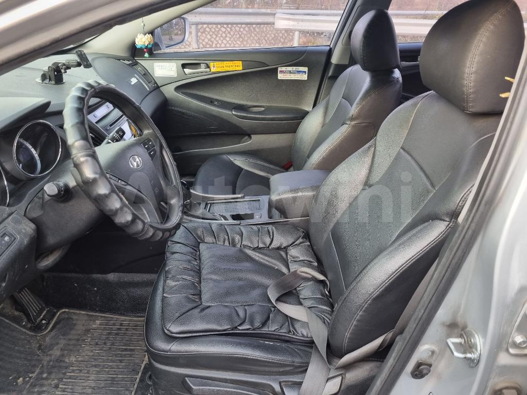 2013 HYUNDAI YF SONATA LPG AT - 24
