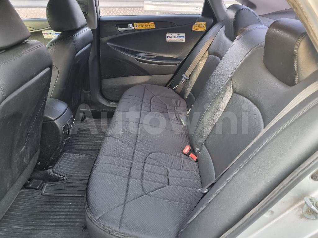 2013 HYUNDAI YF SONATA LPG AT - 29