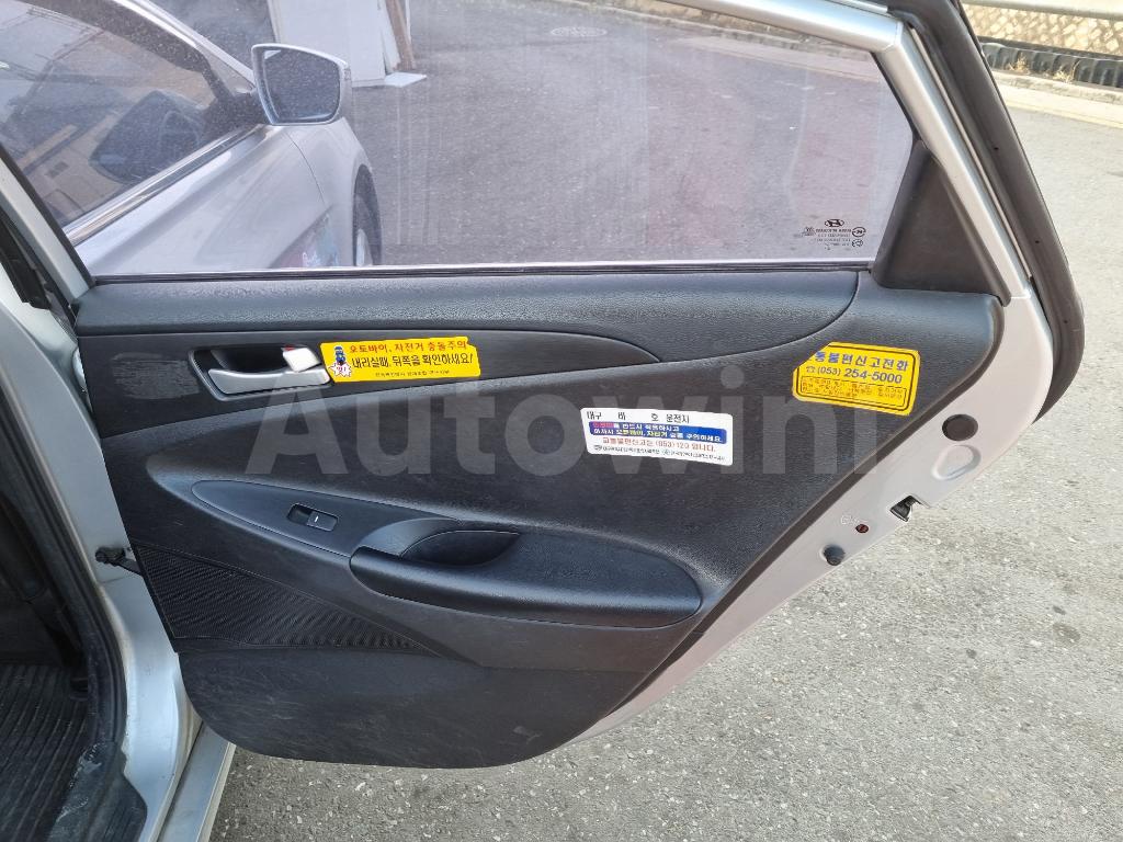 2013 HYUNDAI YF SONATA LPG AT - 32