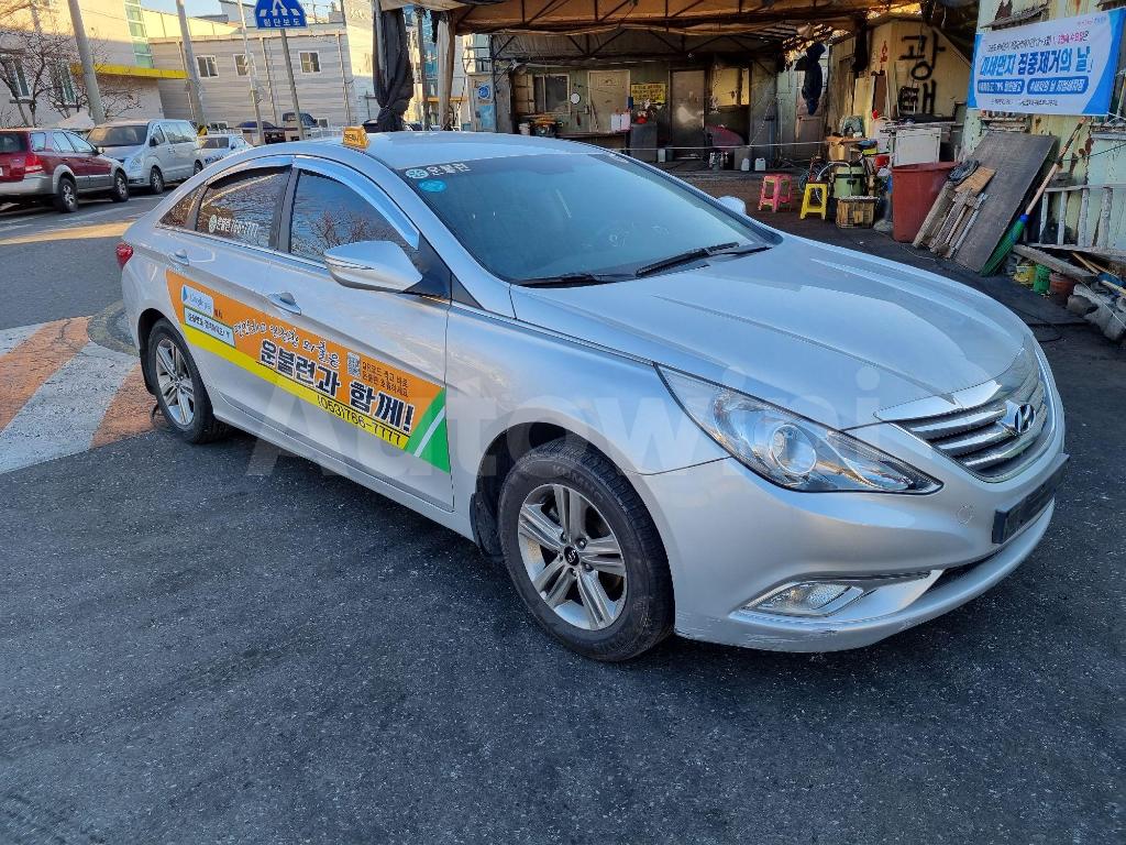 2014 HYUNDAI YF SONATA LPG AT - 7