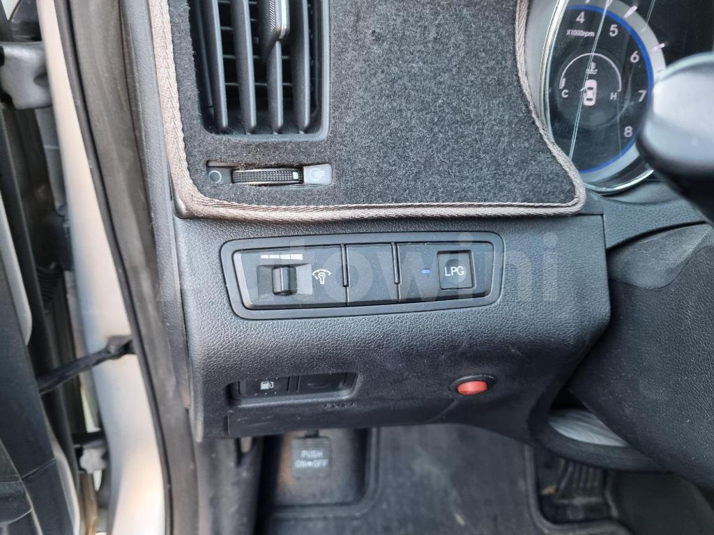 2014 HYUNDAI YF SONATA LPG AT - 36