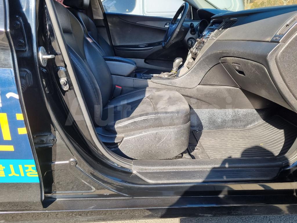 2014 HYUNDAI YF SONATA LPG AT - 39