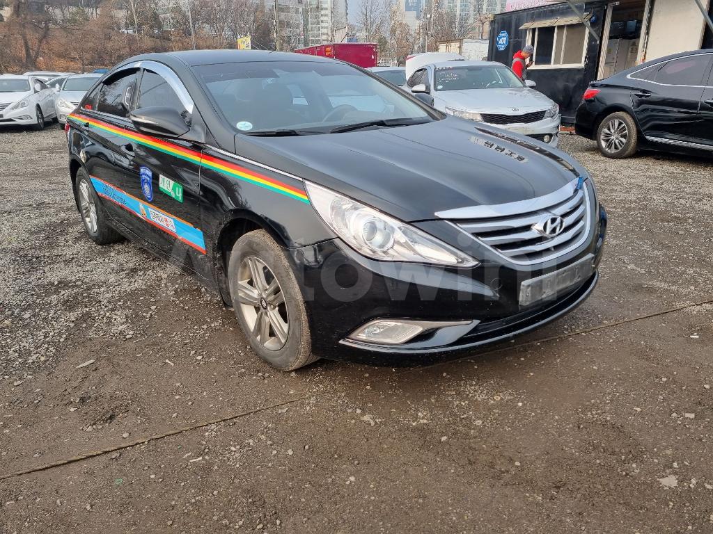 KMHEC41LBDA556751 2013 HYUNDAI YF SONATA LPG TAXI-1