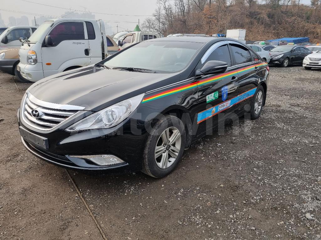 KMHEC41LBDA556751 2013 HYUNDAI YF SONATA LPG TAXI-2