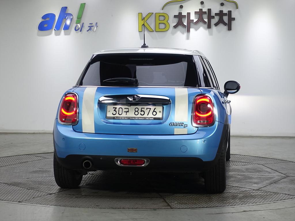WMWXT3102FT853798 2015 MINI COOPER D FIVE-DOOR-2