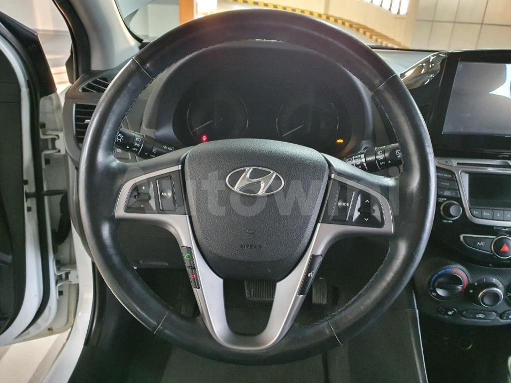 2017 HYUNDAI ACCENT  1.6 MODERN 5DR*GOOD CONDITION* - 32