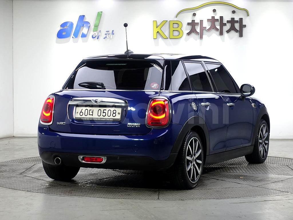 2016 MINI COOPER FIVE-DOOR - 2