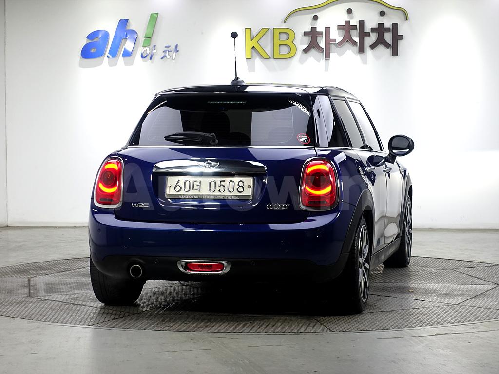 2016 MINI COOPER FIVE-DOOR - 4